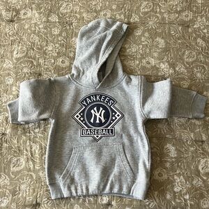 Yankees sweatshirt hoodie size 4T